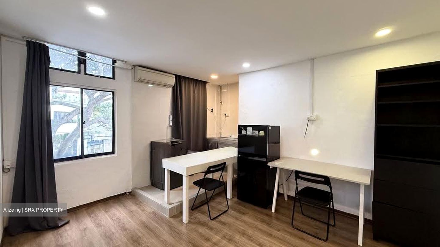Changi Road (D14), Shop House #631873831